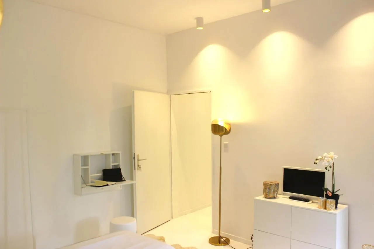 Shared A-Partment • Moebliertes Zimmer In Koeln - Ehrenfeld ! בית אירוח קלן